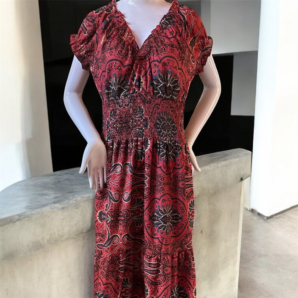 ❤️ Red Floral & Paisley Smocked Dress – Size M (NWOT) ❤️